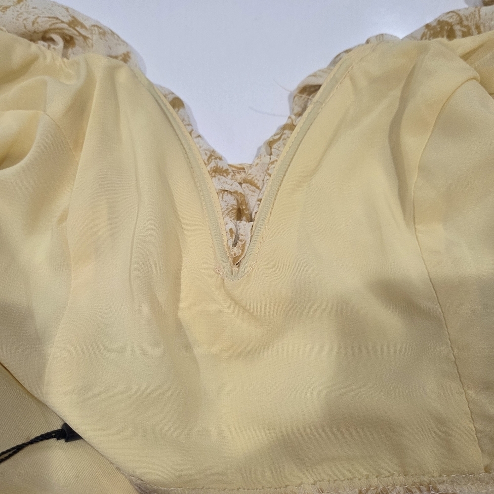 Hello Molly Lemon Print Ruffle Blouse Size M. - Picture 5 of 11